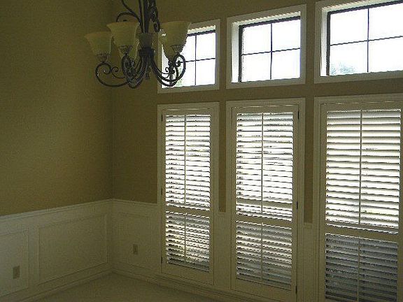 5th image of 1181 E Oval Dr