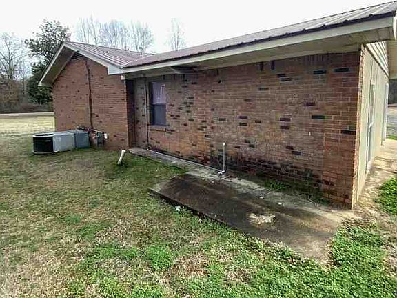 3rd image of 428 Flynn St