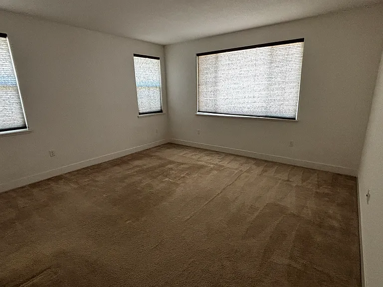 1462 S Barker St — Photo 15