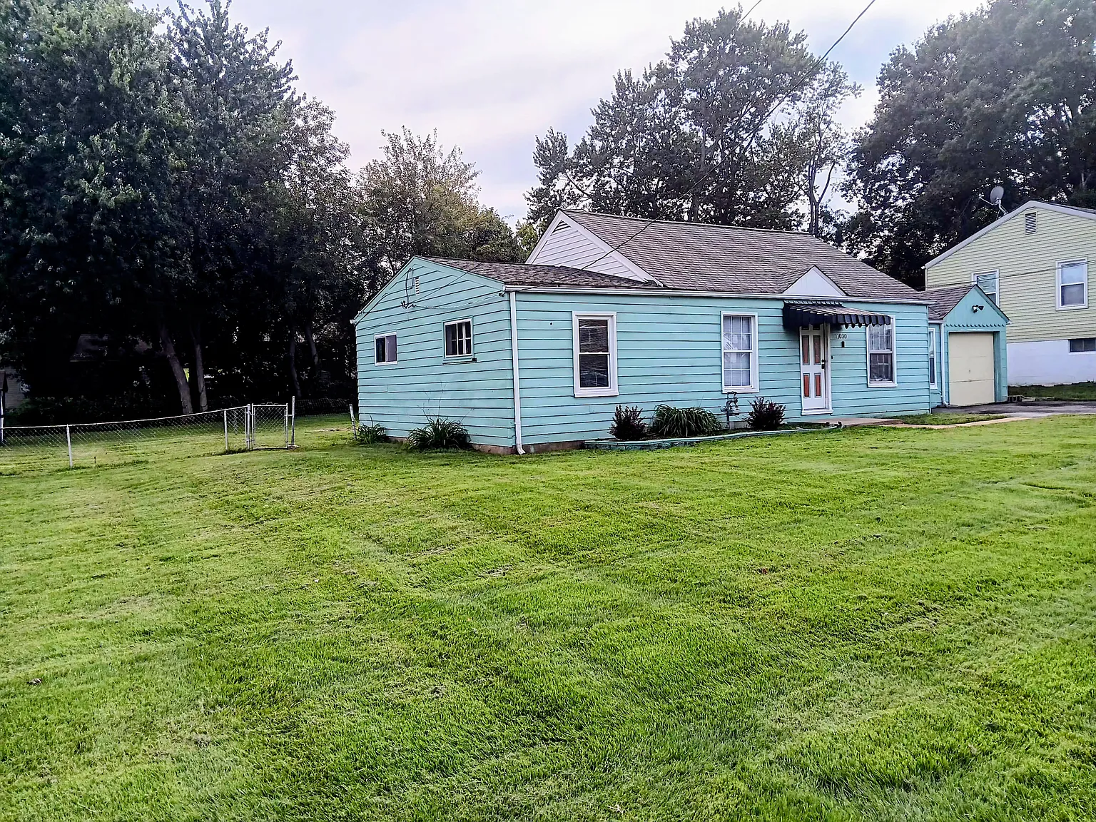 11030 Old Saint Charles Rd — Photo 2