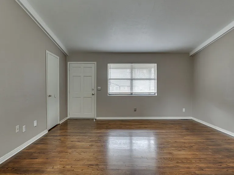 1432 SW 61st Ter — Photo 7