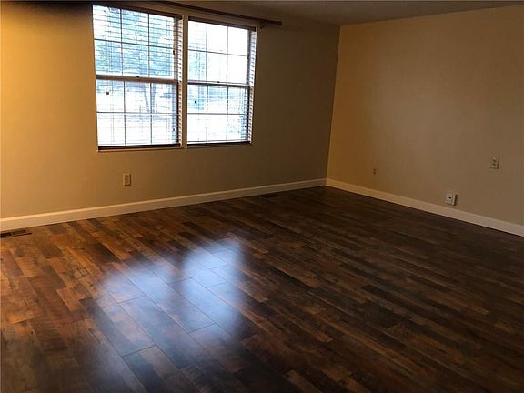 2nd image of 2867 Pawnee Dr