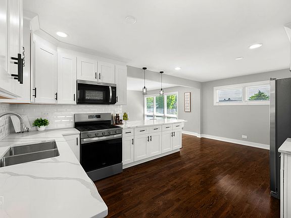 5th image of 1166 S Highland Ave