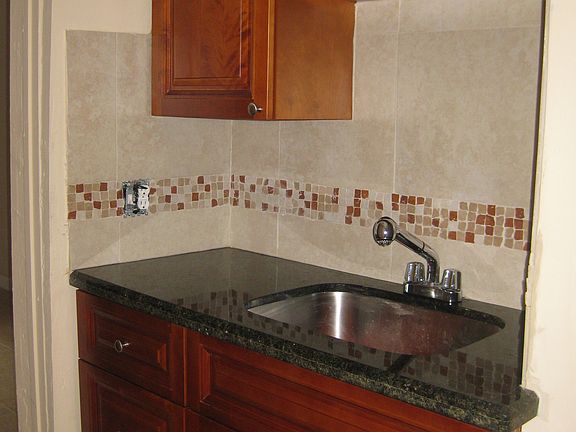 3rd image of 5636 Hope St