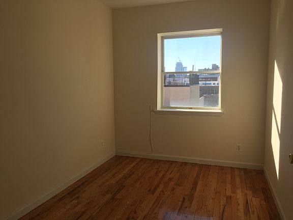 5th image of 902 Bedford Ave APT 7