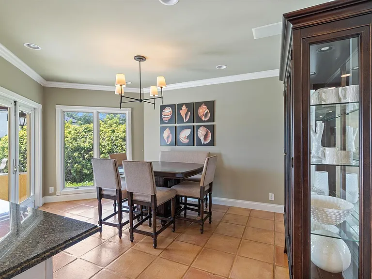 703 Royal Plaza Dr — Photo 7
