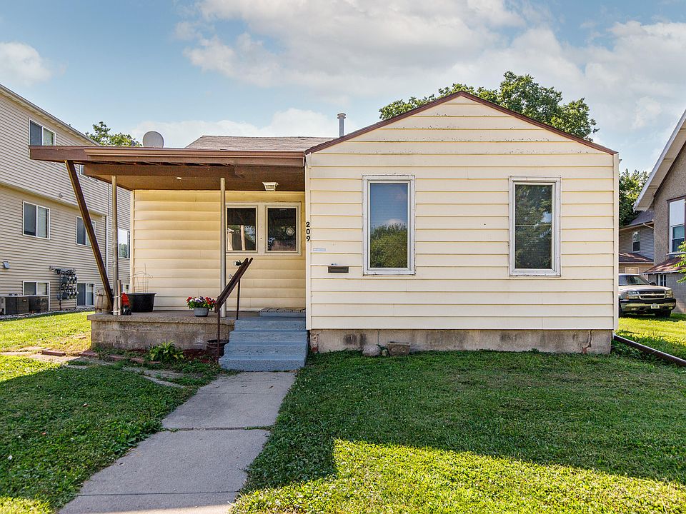 1st image of 209 S Kellogg Ave