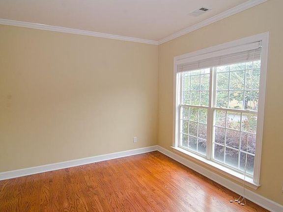 5th image of 1502 Wedmore Ct SE