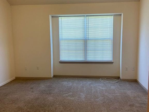 5th image of 10550 E 46th St
