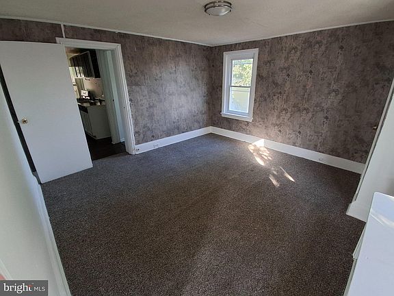 5th image of 101 S 6th St #2