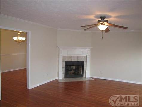 3rd image of 728 Hickory Glen Ct