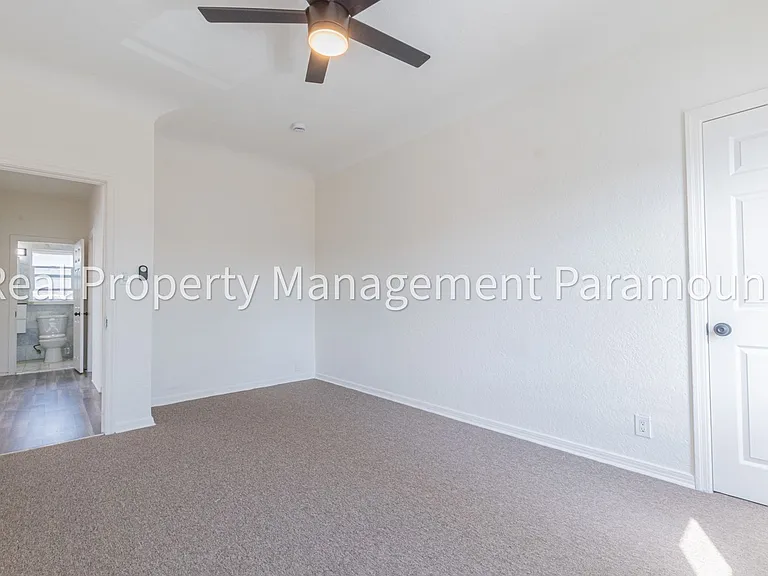 2757 Mansfield Ave — Photo 28