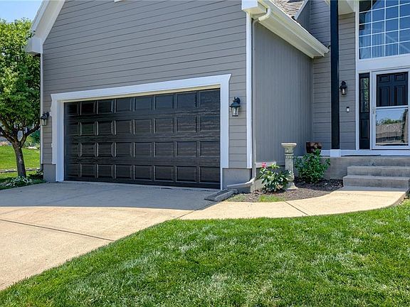 3rd image of 8113 W 142nd St