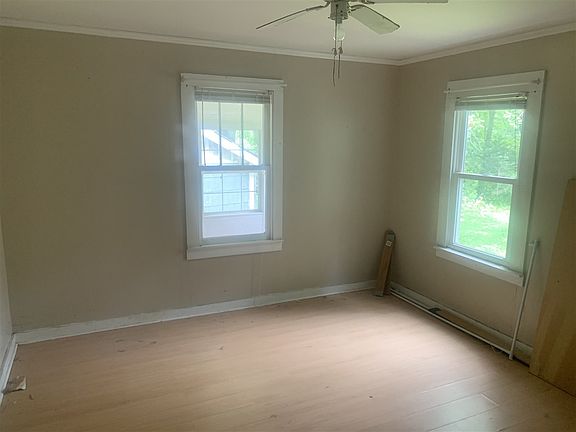 5th image of 215 Hillcrest Dr