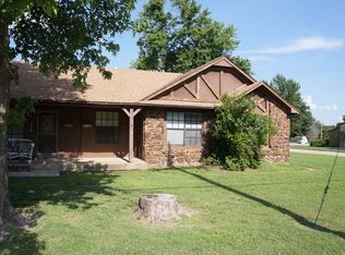 1324 N Sioux Ave, Claremore, OK 74017