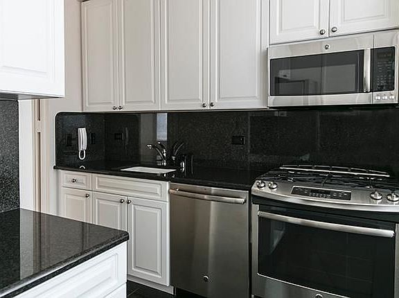3rd image of 240 E 39th St APT 9G