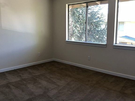 4th image of 1451 N Ashland Ave APT 10