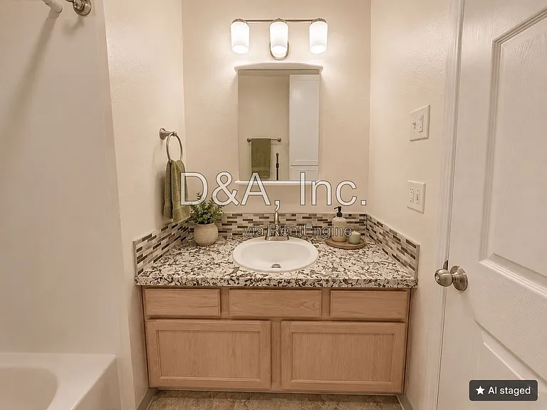 140 NE Conifer Blvd #8 — Photo 12