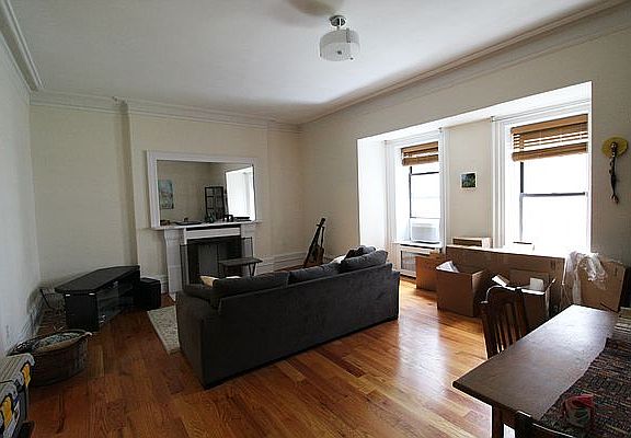 2nd image of 15 W 73rd St APT 5