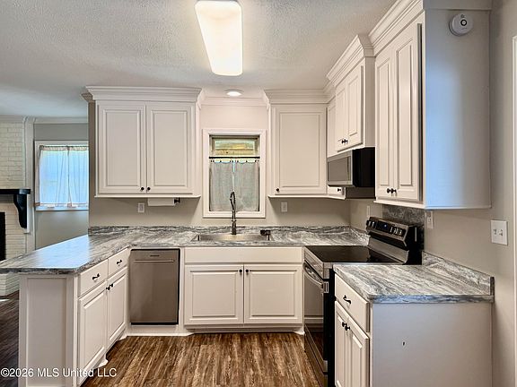 4th image of 2710 Simpson Hwy #469