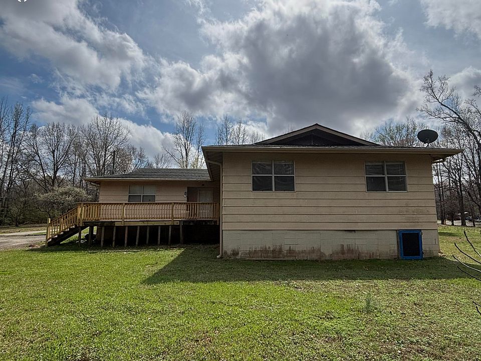 1st image of 211 Oak Rd