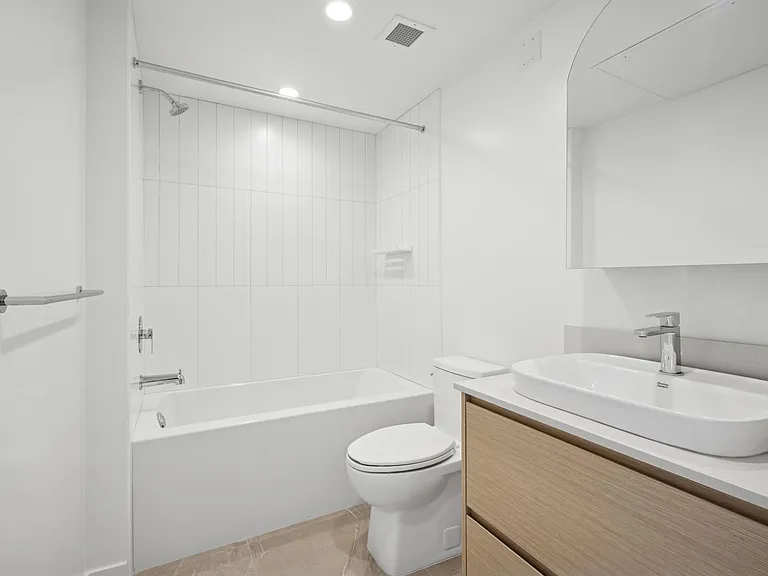 5670 Cambie St — Photo 104