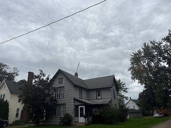 2nd image of 710 Cherry Rd NE