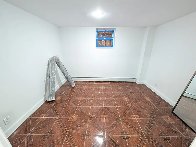 308 E 45th St #1 — Photo 7