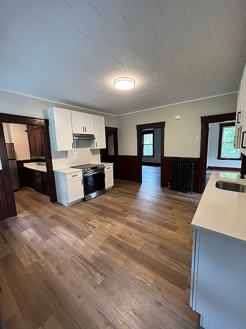 1st image of 79 Dresser St #3