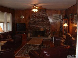 4th image of 16 Averly Pl