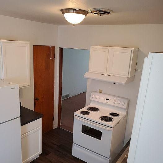 1st image of 3245 Terrace Dr