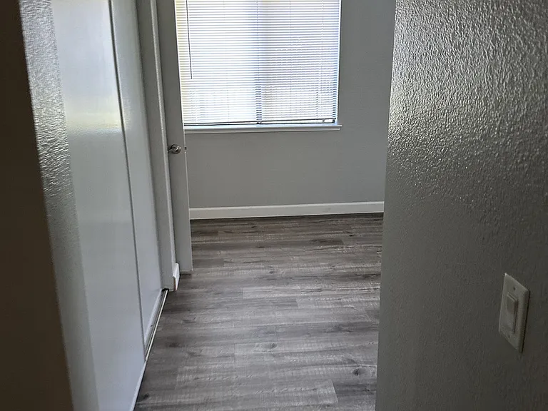 Riverfront Apartments — Photo 36