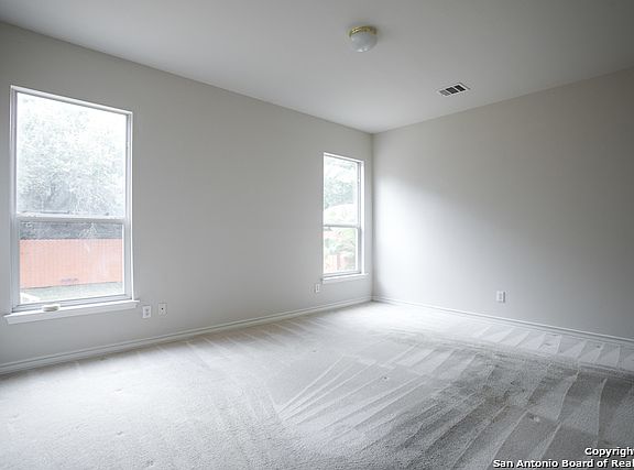 5th image of 822 Magnolia Mist
