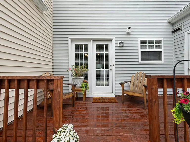 619 Laurens Way — Photo 5