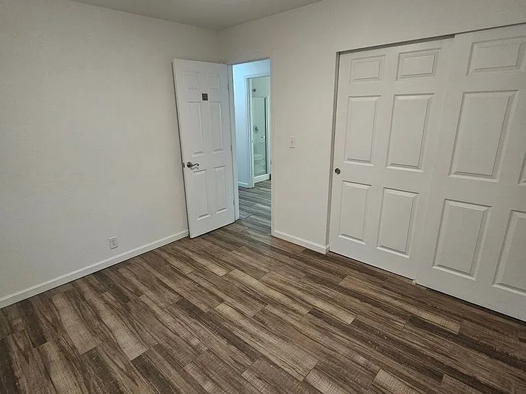 1553 E Stockham Ave — Photo 7