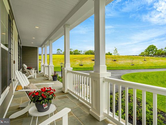 5th image of 1584 Loudoun Dr