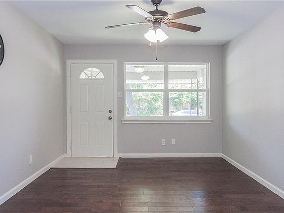 5th image of 2506 Lakewood Dr