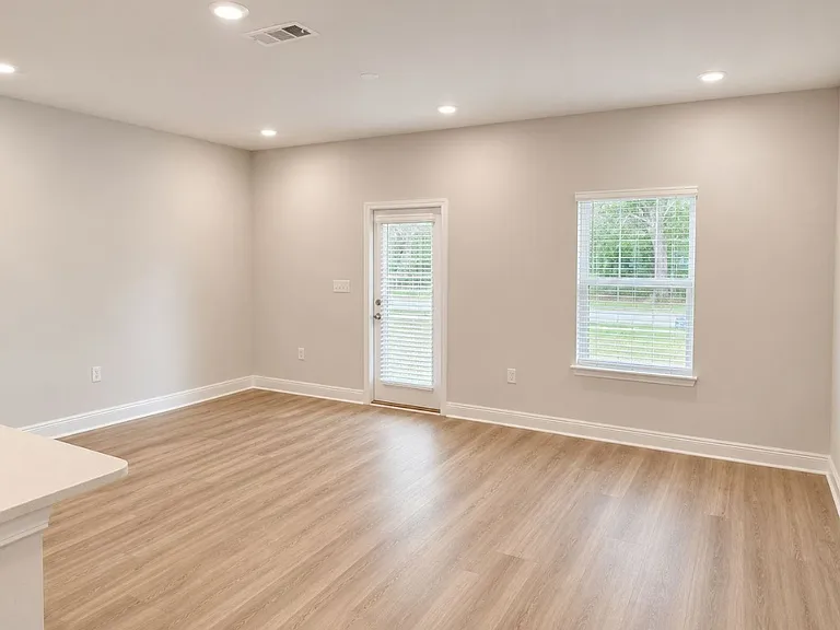 333 Callie Dr — Photo 7