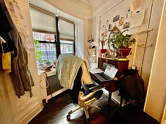 Rented by R New York