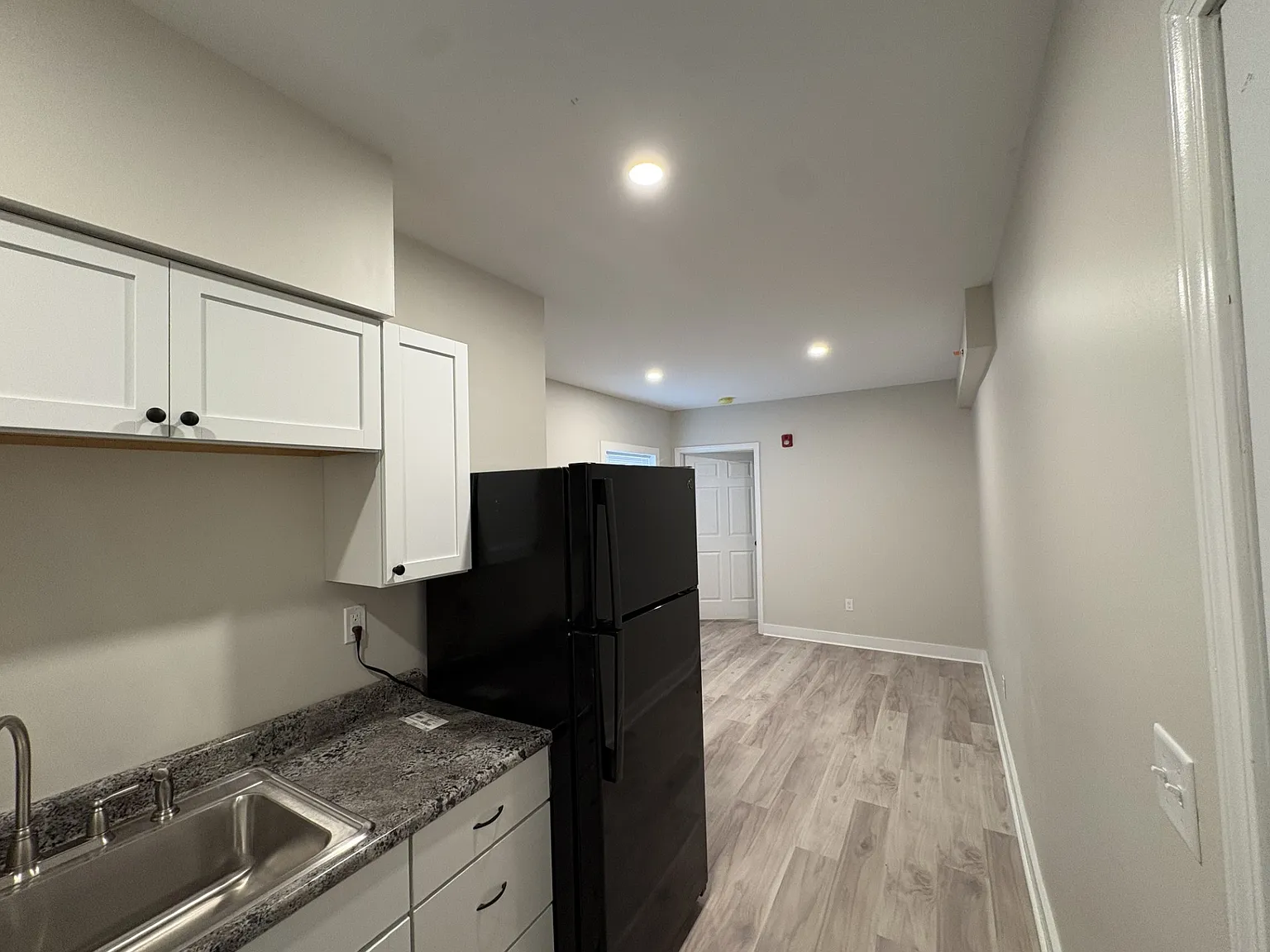 21 Grant St — Photo 2