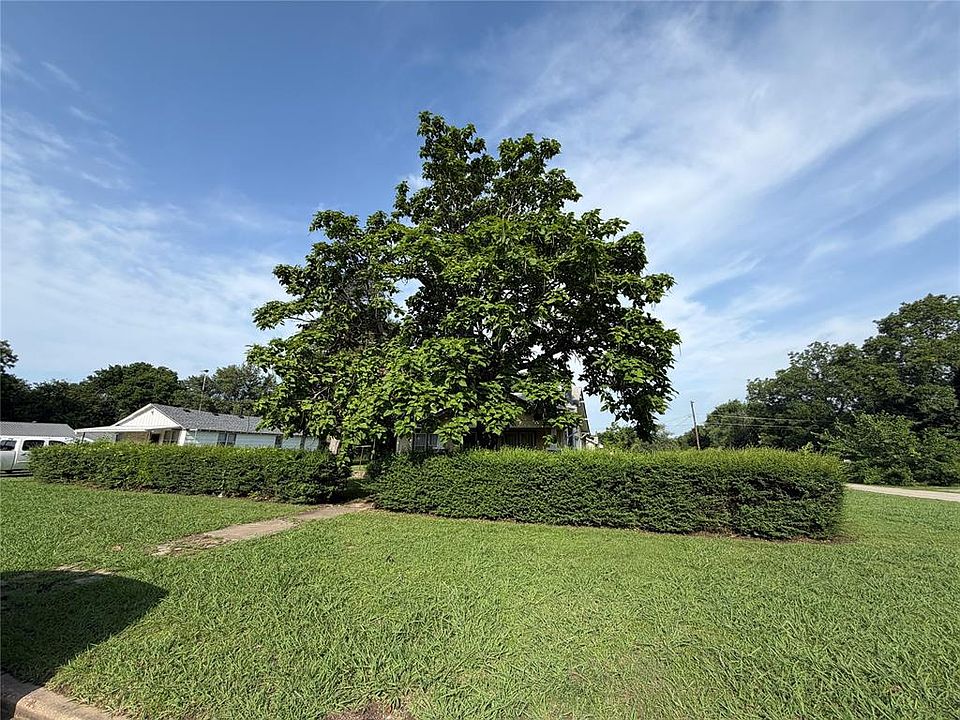28th image of 501 E Seminole Ave