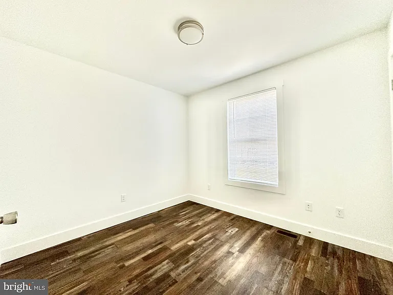 350 N Main St — Photo 11