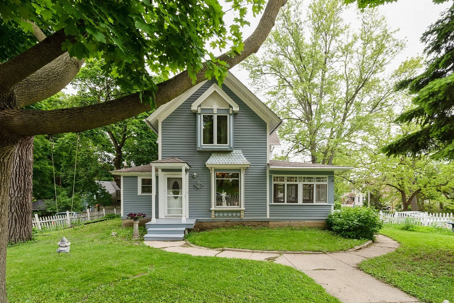 105 Crighton Ave photo 1
