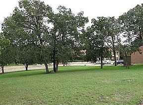 5th image of 2502 Broadmoor Dr