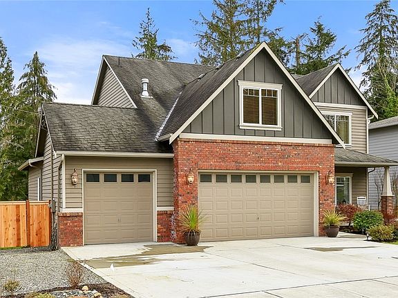 2nd image of 311 103rd Ave NE