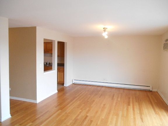 3rd image of 5215 Galitz St APT 4D