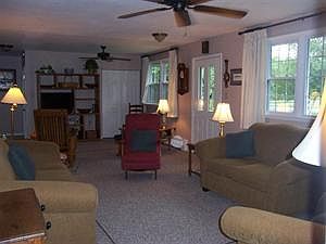 3rd image of 124 River St