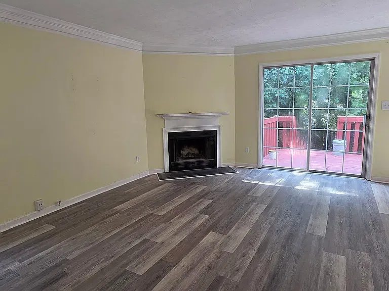 2 bed, 2.5 bath, 1408 sqft, $1,800 — Photo 3