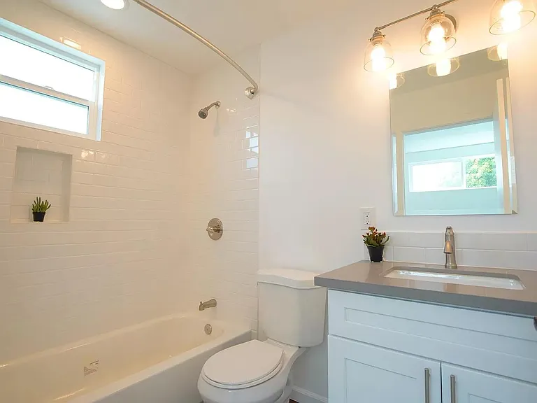 4538 Ambrose Ave — Photo 20