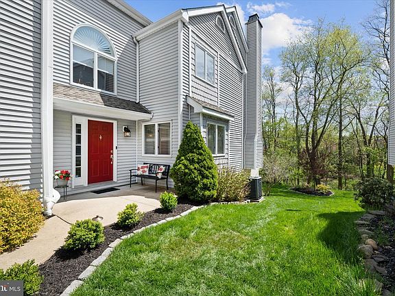 4th image of 208 W Longspur Dr